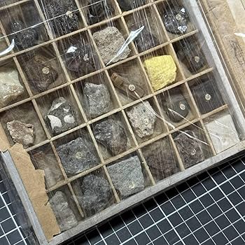 昭和レトロ 鉱物学標本 昭和レトロ 昭和レトロ】鉱物標本 国定教科書初等科児童用 43種 欠品あり